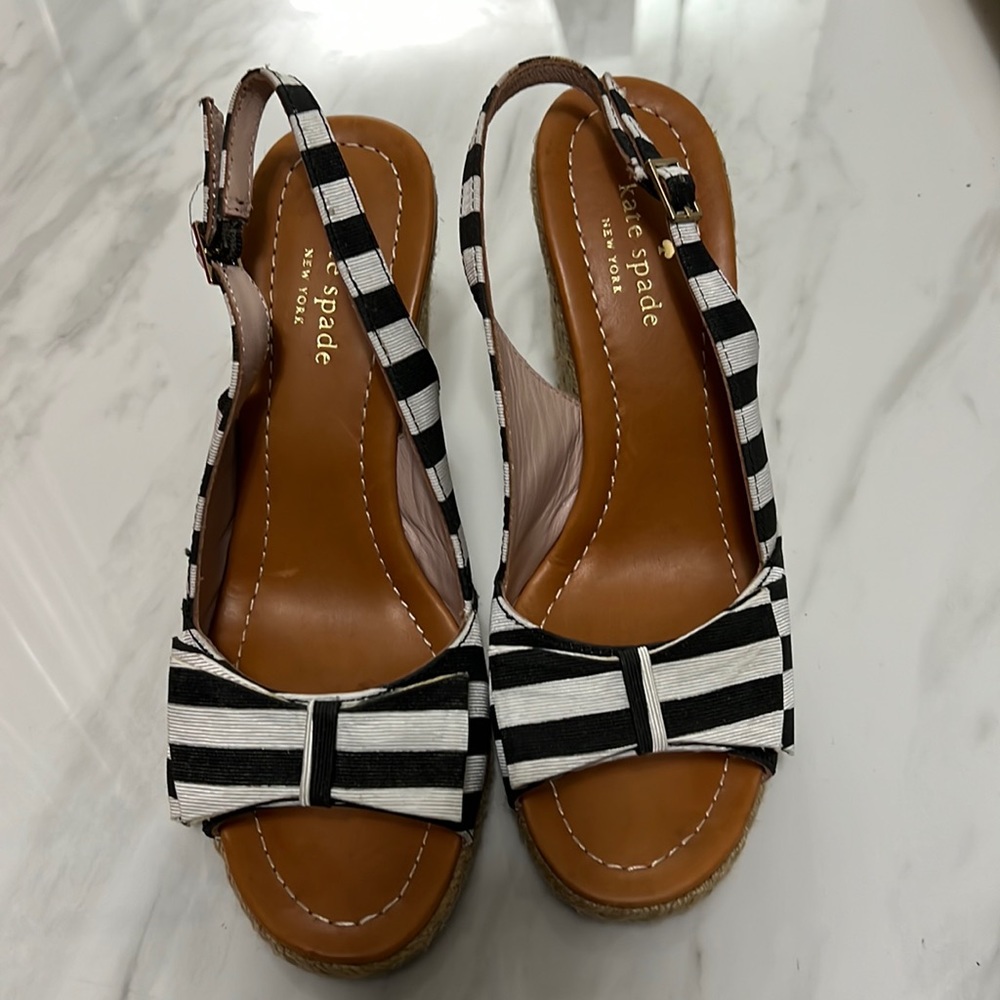 Kate Spade Black/White stripe grosgrain wedges, size 8